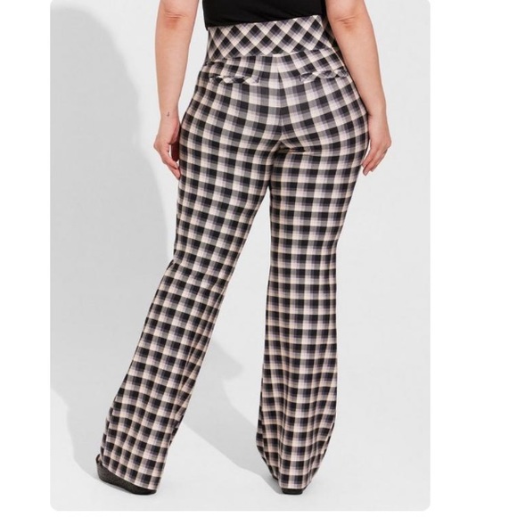 Torrid Pocket Pixie Flare Studio Luxe Ponte High-Rise Pant - Picture 2 of 16